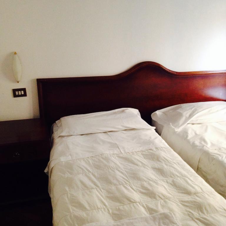 Hotel Medea Milánó Szoba fotó